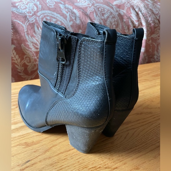 Aldo Black Booties - Picture 4 of 5